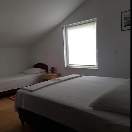 Damic アパート プロチェ