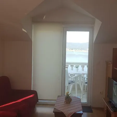 شقة Damic بلوتشي