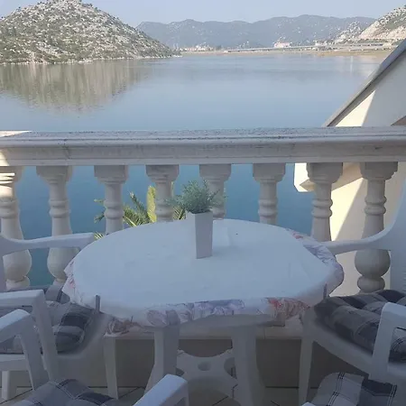 Damic アパート *